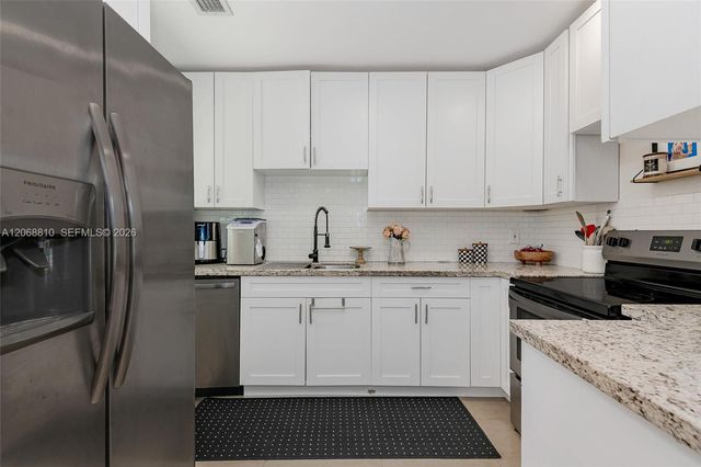 18145 SW 95th Court, Palmetto Bay, FL 33157