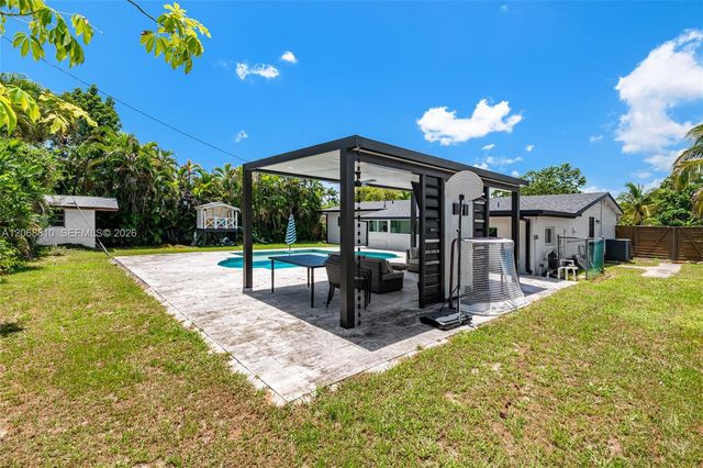 18145 SW 95th Court, Palmetto Bay, FL 33157