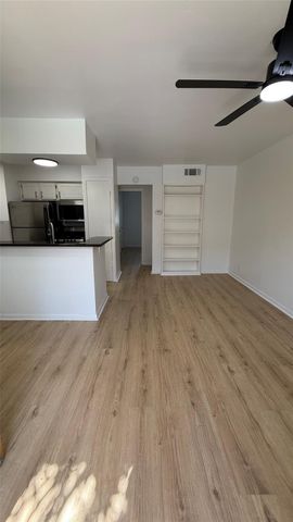 2401 Manor RD 126, Austin, TX 78722