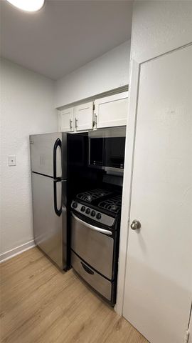2401 Manor RD 126, Austin, TX 78722