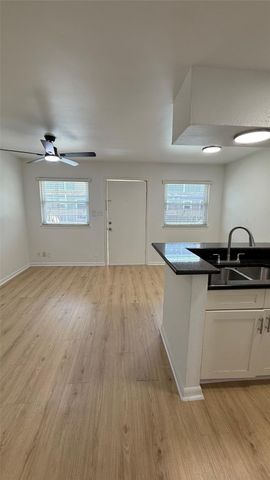 2401 Manor RD 126, Austin, TX 78722