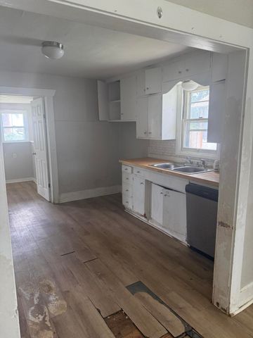 917 W Chicago Street, Springfield, MO 65803