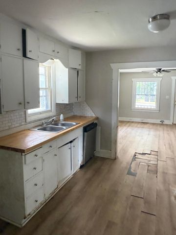 917 W Chicago Street, Springfield, MO 65803