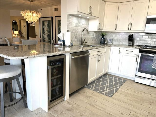 6291 BAHIA DEL MAR CIRCLE 303, St Petersburg, FL 33715