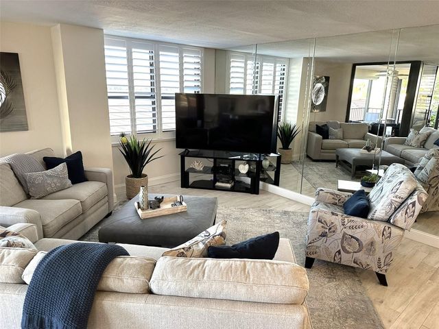 6291 BAHIA DEL MAR CIRCLE 303, St Petersburg, FL 33715