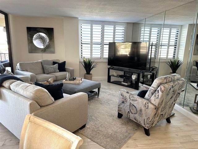 6291 BAHIA DEL MAR CIRCLE 303, St Petersburg, FL 33715