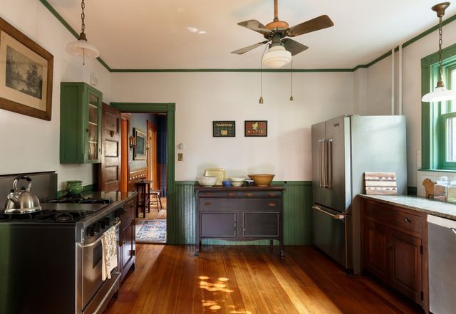 3 Moultrie St, Boston, MA 02124