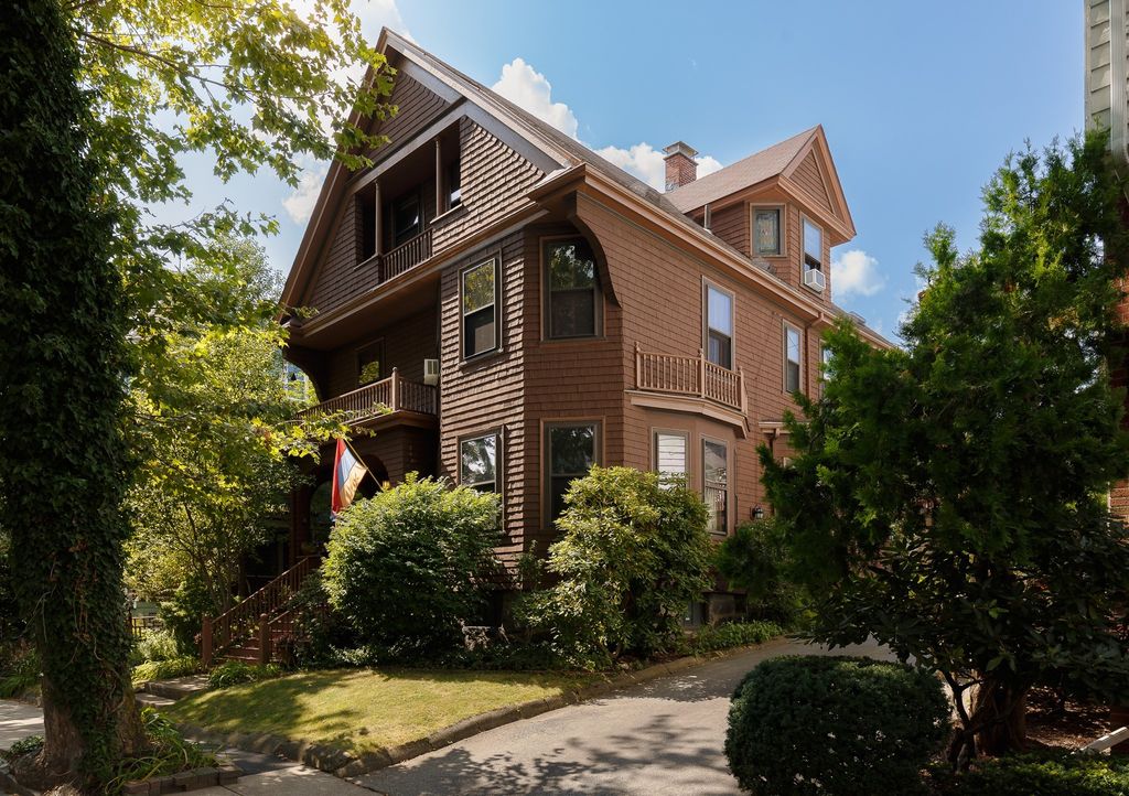 3 Moultrie St, Boston, MA 02124