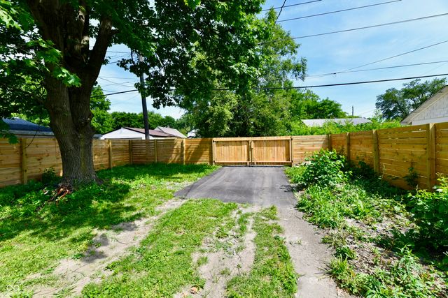 1550 Hoefgen Street, Indianapolis, IN 46203