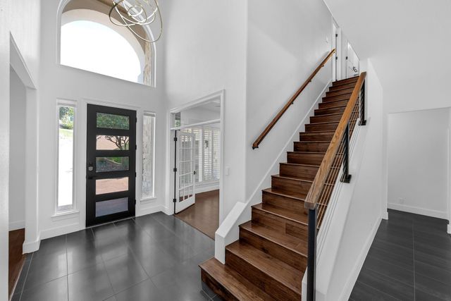 414 New Lido DR, Lakeway, TX 78734