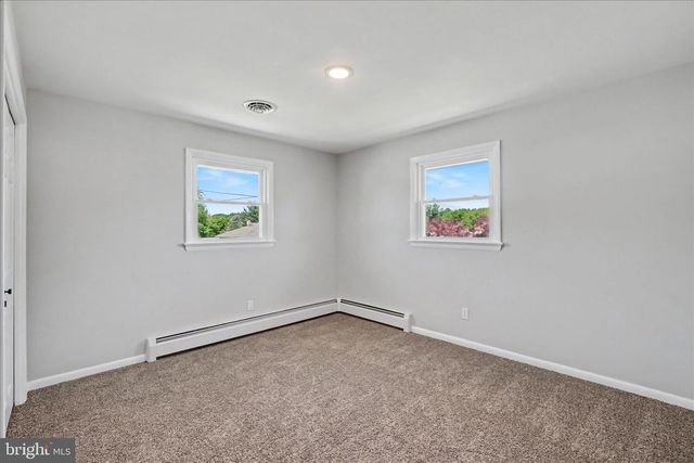 9 WILDASIN DR, York, PA 17407