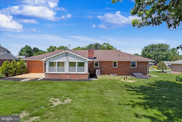 9 WILDASIN DR, York, PA 17407