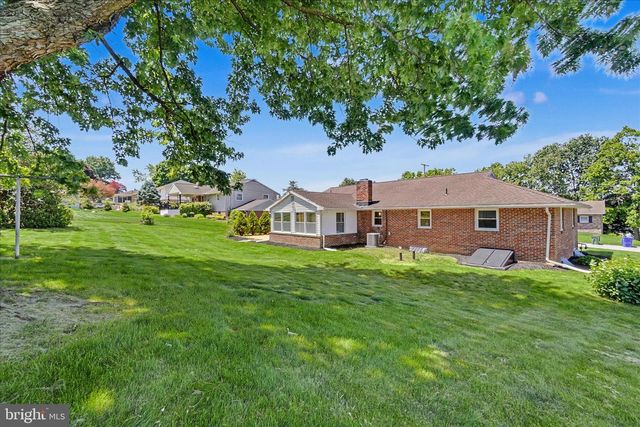 9 WILDASIN DR, York, PA 17407