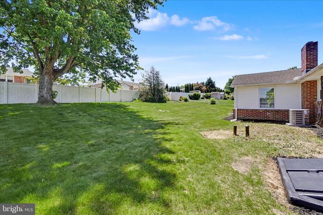 9 WILDASIN DR, York, PA 17407
