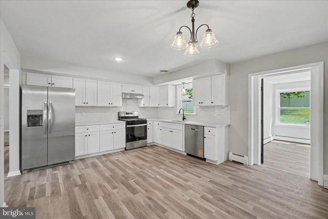 9 WILDASIN DR, York, PA 17407