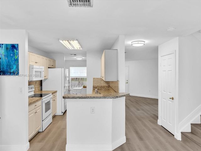 2237 NW 171st Terrace, Pembroke Pines, FL 33028