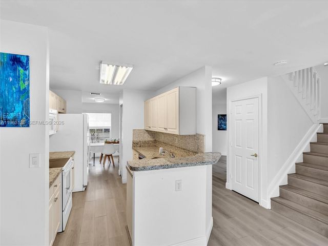 2237 NW 171st Terrace, Pembroke Pines, FL 33028