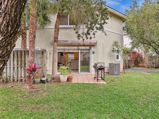 2237 NW 171st Terrace, Pembroke Pines, FL 33028