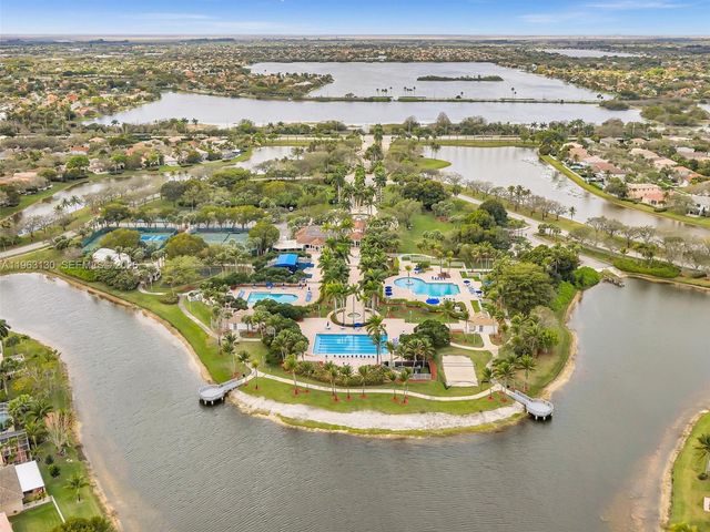 2237 NW 171st Terrace, Pembroke Pines, FL 33028