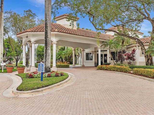 2237 NW 171st Terrace, Pembroke Pines, FL 33028