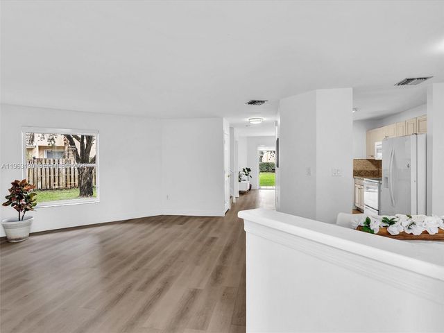 2237 NW 171st Terrace, Pembroke Pines, FL 33028