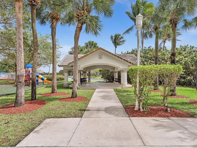 2237 NW 171st Terrace, Pembroke Pines, FL 33028