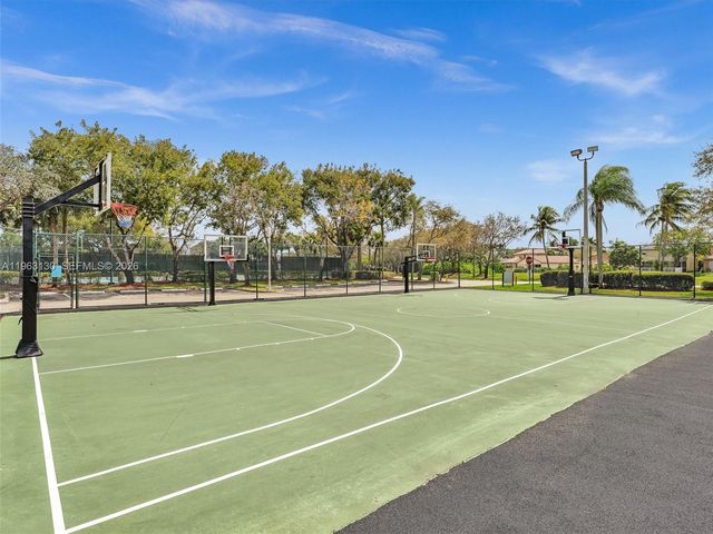 2237 NW 171st Terrace, Pembroke Pines, FL 33028