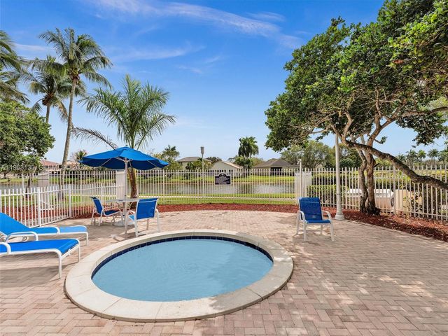 2237 NW 171st Terrace, Pembroke Pines, FL 33028
