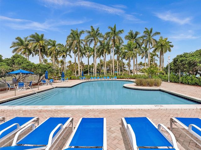 2237 NW 171st Terrace, Pembroke Pines, FL 33028