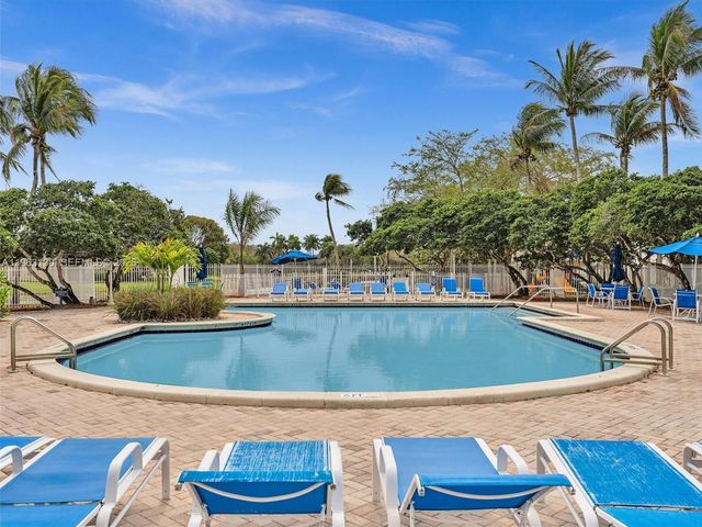 2237 NW 171st Terrace, Pembroke Pines, FL 33028