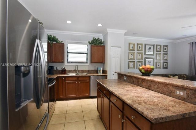 163 SE 36th Ave, Homestead, FL 33033
