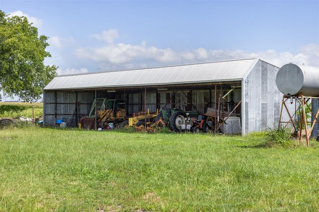 18108 Werchan LN, Coupland, TX 78615