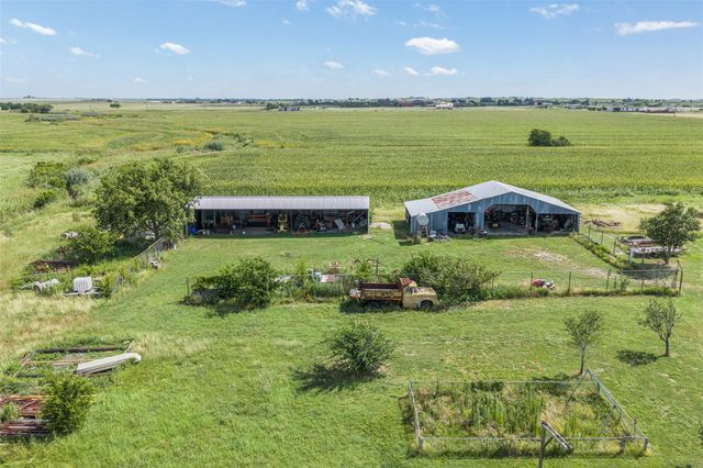 18108 Werchan LN, Coupland, TX 78615