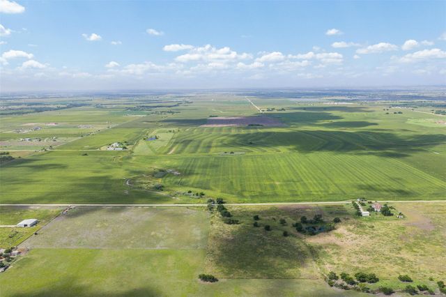 18108 Werchan LN, Coupland, TX 78615