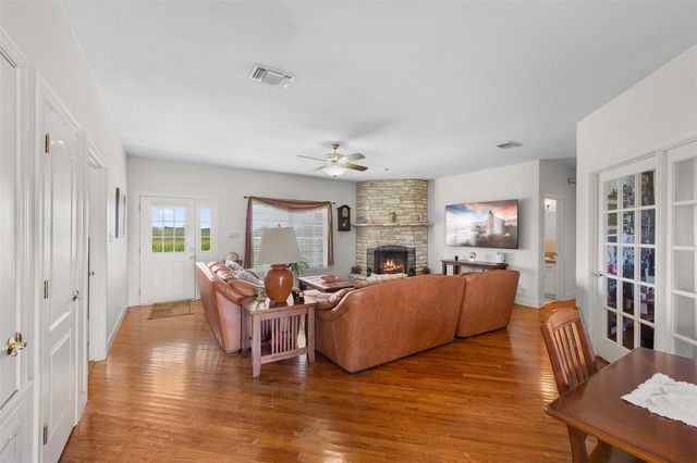 18108 Werchan LN, Coupland, TX 78615