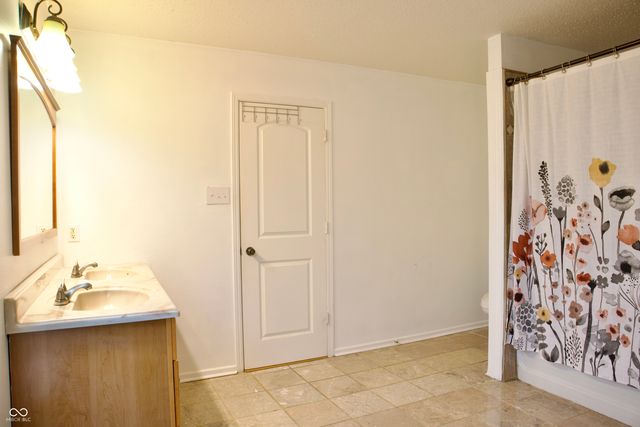 5236 Skipping Stone Drive, Indianapolis, IN 46237