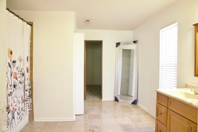 5236 Skipping Stone Drive, Indianapolis, IN 46237