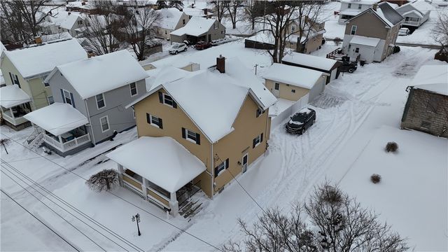 910 Temple Ave, New Castle, PA 16101