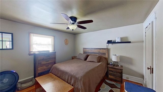 910 Temple Ave, New Castle, PA 16101