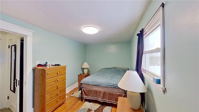 910 Temple Ave, New Castle, PA 16101