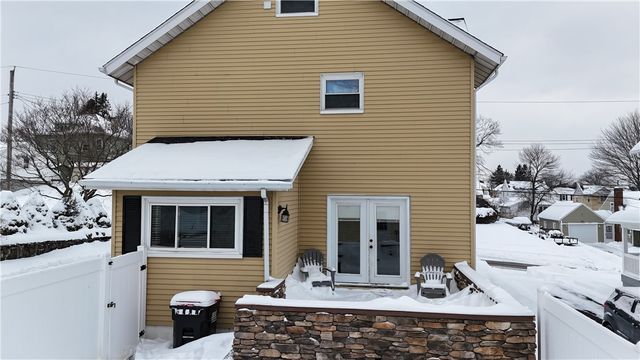 910 Temple Ave, New Castle, PA 16101