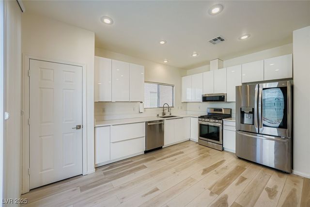 3974 Diamond Gem Court, Las Vegas, NV 89129