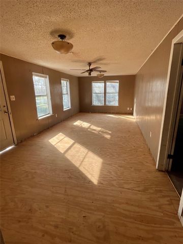 425 Carlton Street, Brazoria, TX 77422