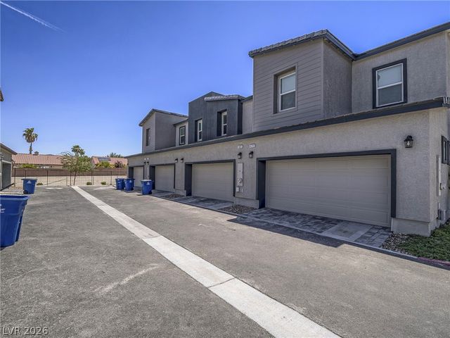 483 Waterfall Cove Court, Henderson, NV 89002