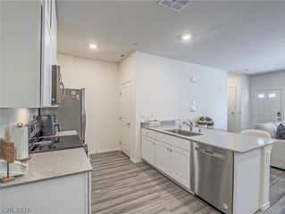 483 Waterfall Cove Court, Henderson, NV 89002