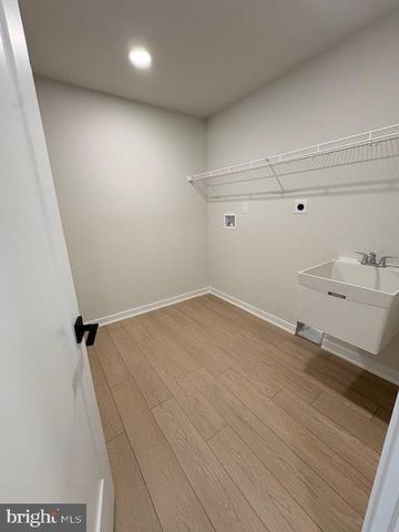 40 GRAYSON LN, Downingtown, PA 19335