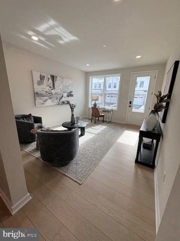 40 GRAYSON LN, Downingtown, PA 19335