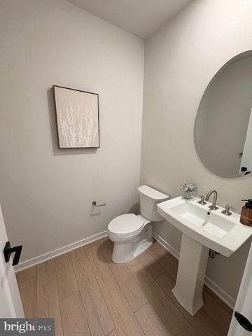 40 GRAYSON LN, Downingtown, PA 19335