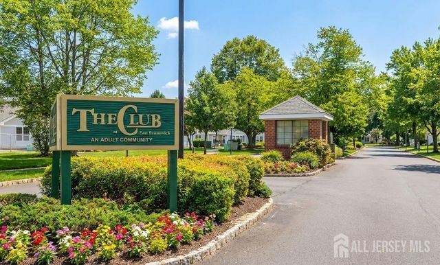 318 Wycoff Way W, East Brunswick, NJ 08816