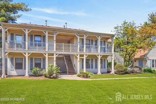 318 Wycoff Way W, East Brunswick, NJ 08816